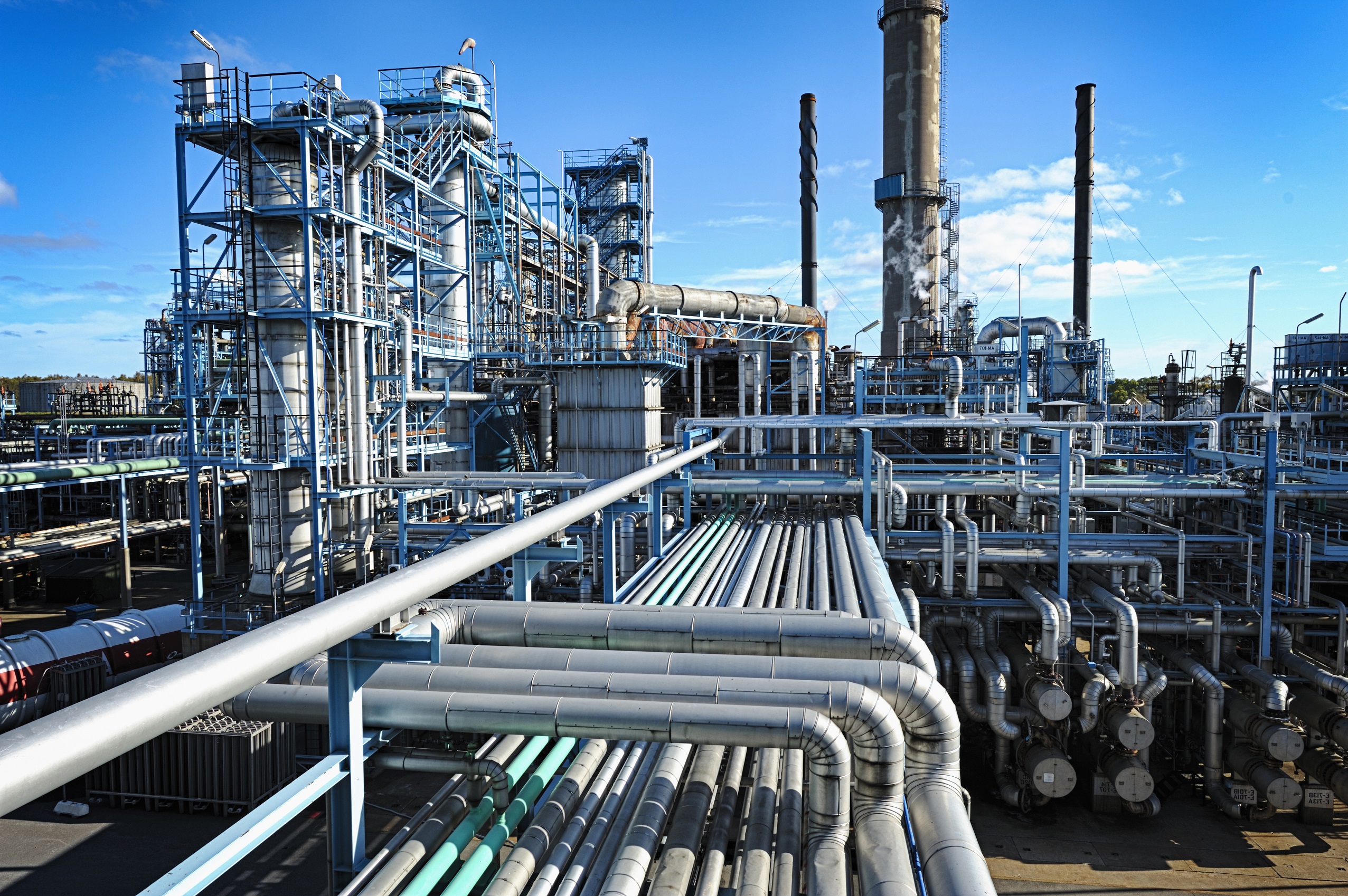 Benefits of Safety Management Software for Oil and Gas Refineries