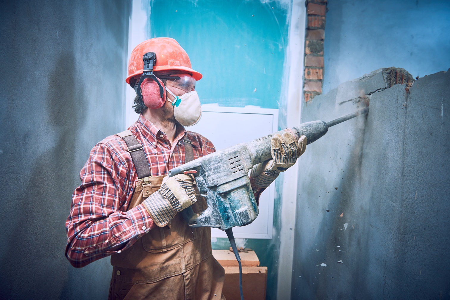 UK Chemical manufacturer fined $140,000 for failing to protect workers from risks from vibrating tools